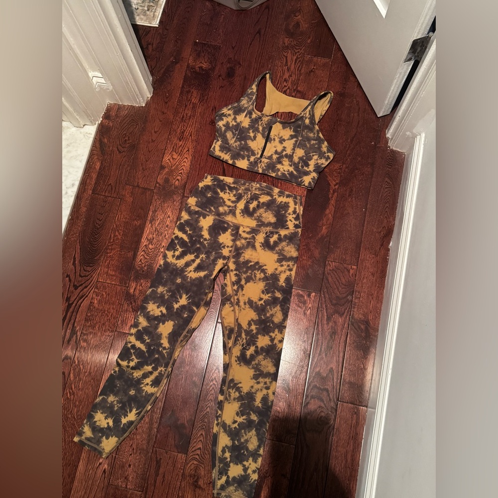 Varley Brown and Black Tie-Dye Legging & Zip-Front Sports Bra Set